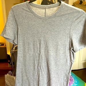 Lululemon tshirt size 6